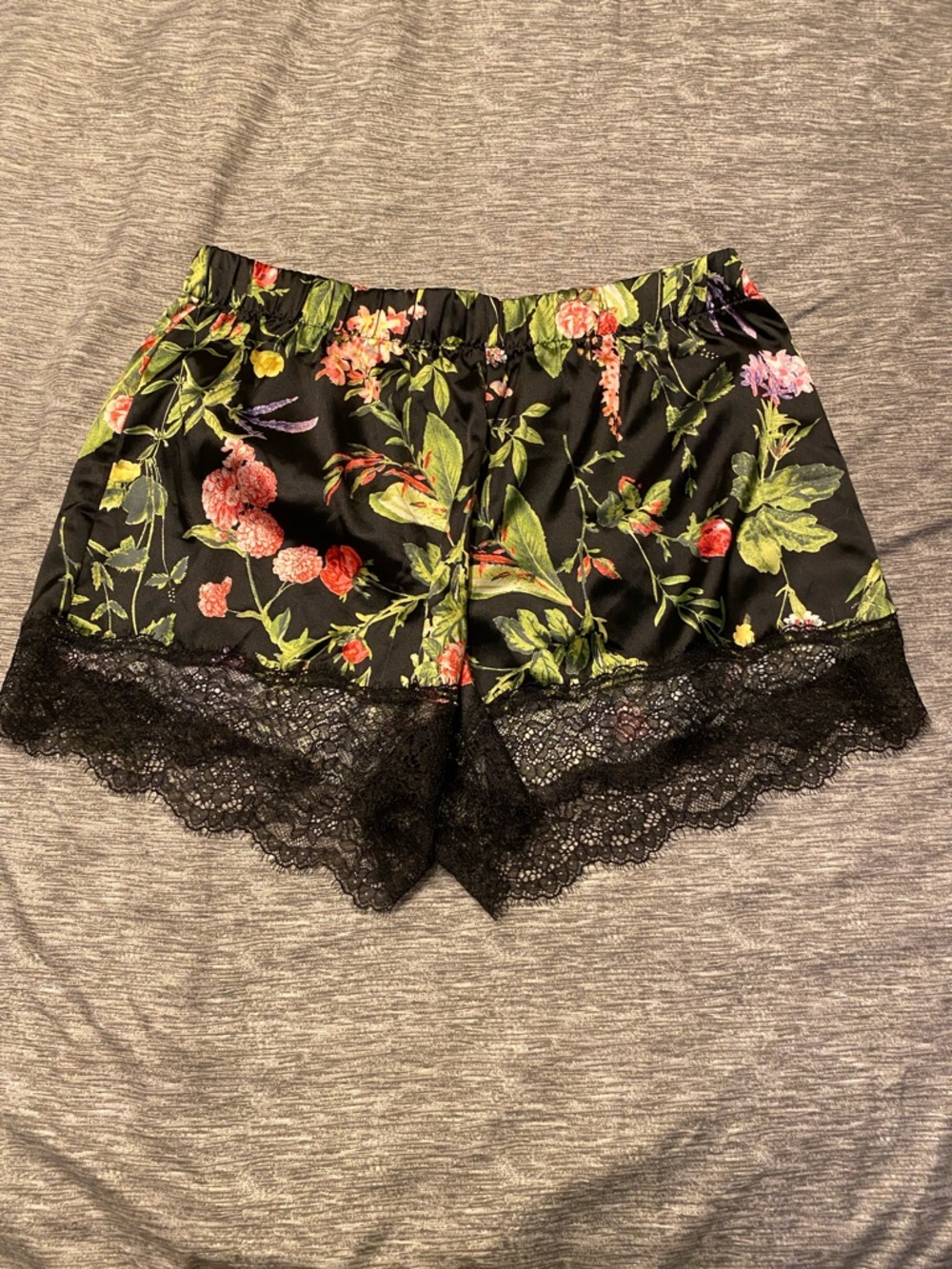Victoria’s Secret Lace Trim Floral Pajama Shorts Satin NWT